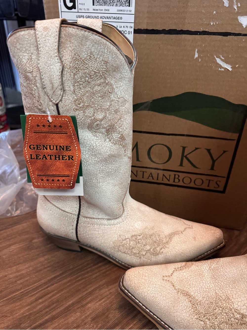 Smoky Mountain Women's Cream Genuine Leather Western Boots